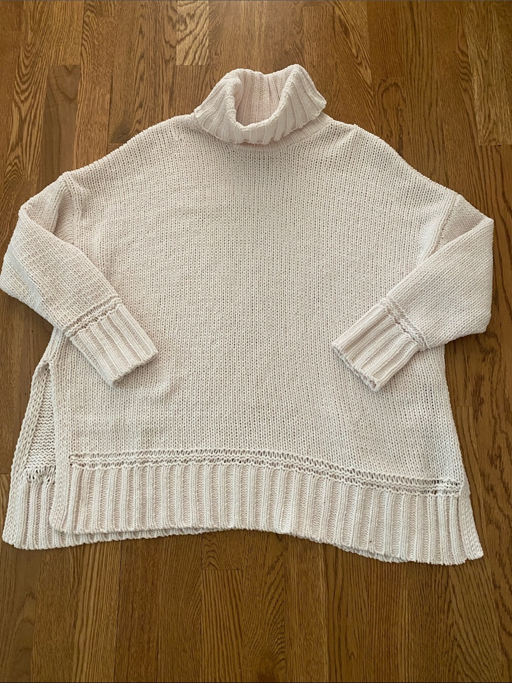 aerie Light Cream Chunky Turtleneck Sweater